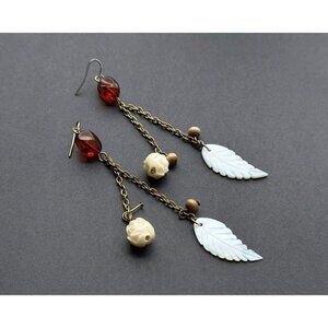 Vintage amber bead white Feather boho gold tone dangle earrings 3,8”
